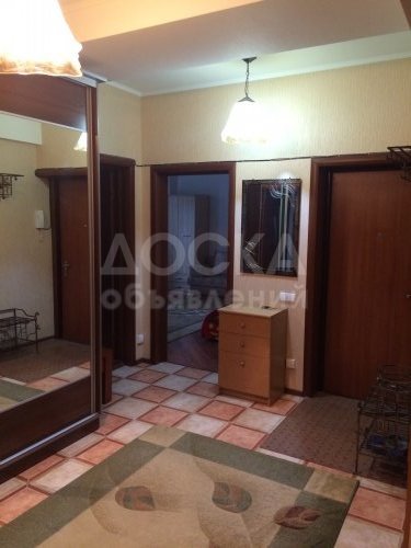 Сдаю 3-комнатную квартиру, 120кв. м., этаж - 2/10, Раззакова/Чуйкова.