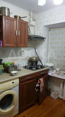 Продаю квартиру 2-ком., 42кв. м., этаж - 1/4, Горького/Элебаева.
