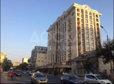 Продаю 1-комнатную квартиру, 56кв. м., этаж - 10/10, Токтогула/ Исанова.