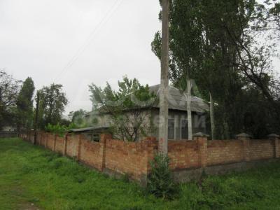 Продаю дом 5-комнатную 140кв. м., этаж-1, 21-сот., стена кирпич, с. Байтик ул. Эшмамбет.