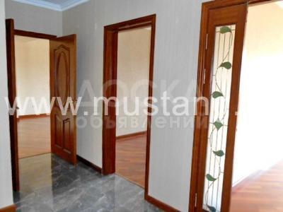 Продаю квартиру 3-ком., 144кв. м., этаж - 8/10, Токтогула Советская.