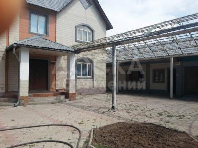 Сдаю дом 8-комнатную 340кв. м., этаж-3, 8-сот., стена кирпич, Советская/Васильева.