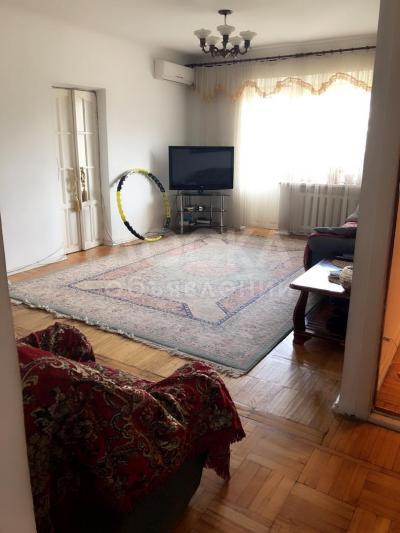 Продаю 4-комнатную квартиру, 88кв. м., этаж - 5/5, Токтогула/Турусбекова.