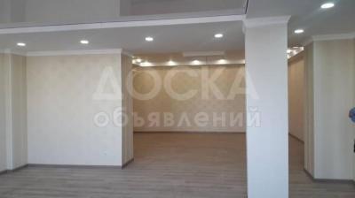 Продаю 3-комнатную квартиру, 135кв. м., этаж - 2/10, Средний Джал Реалист.
