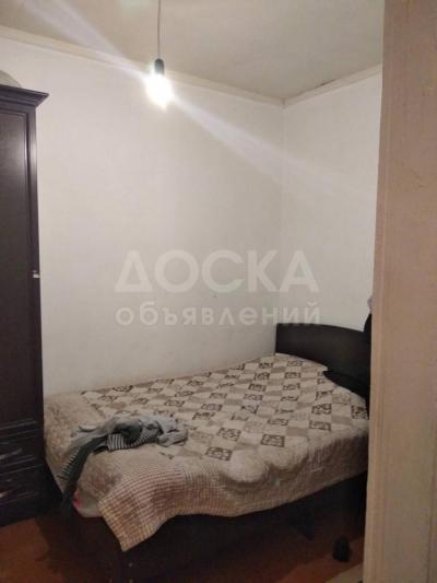 Продаю дом 3-комнатную 55кв. м., этаж-1, 2-сот., стена кирпич, Пишпек.