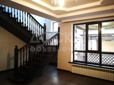 Продаю дом 5-комнатную 200кв. м., этаж-2, 4-сот., стена кирпич, Ахунбаева/Алма-Атинская, Улан (Жилой массив Кок-Жар).