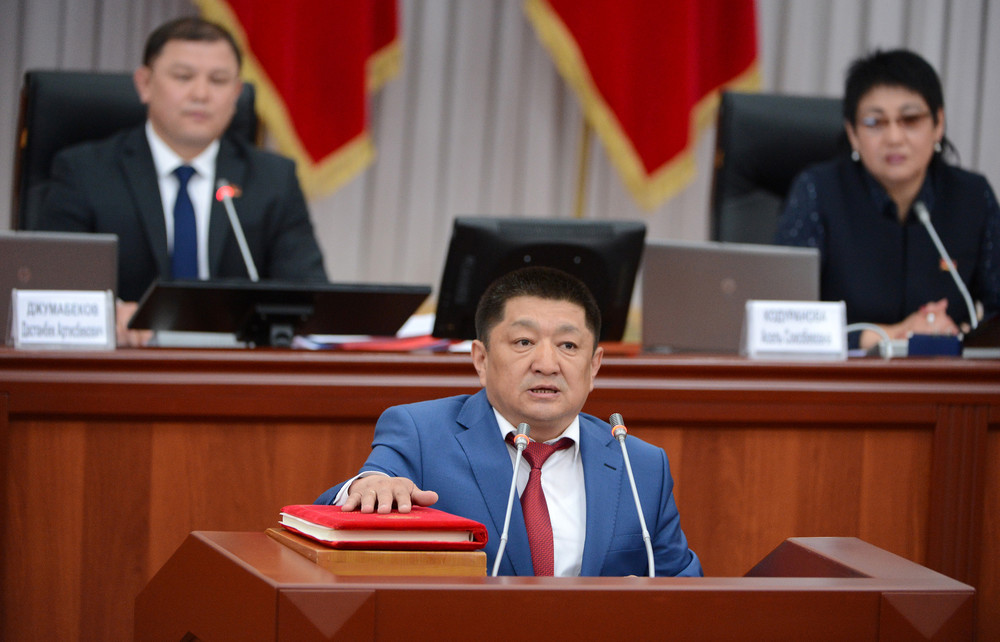 Глава Минздрава Космосбек Чолпонбаев