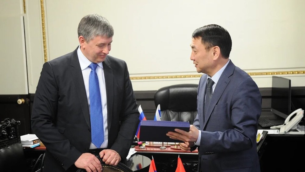 Виктор Кокшаров и Руслан Бийбосунов