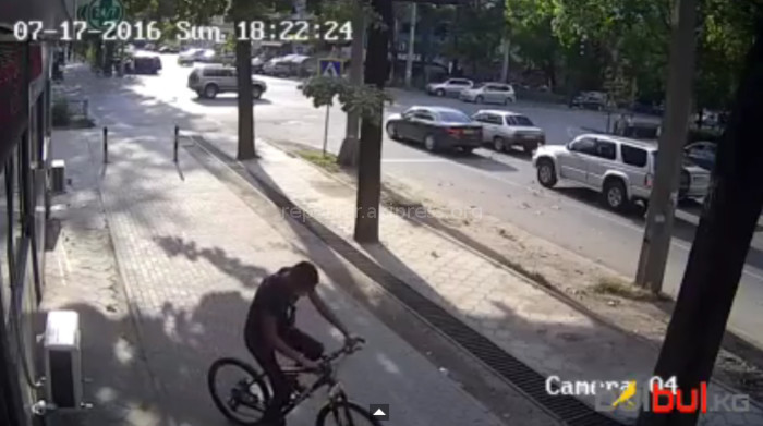 Читатель просит опознать парня, угнавшего его велосипед за 35 тыс. сомов (видео)