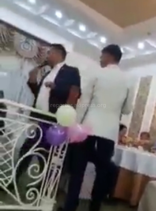 Пьяный тамада чуть не спровоцировал драку в одном из ресторанов Бишкека (видео)
