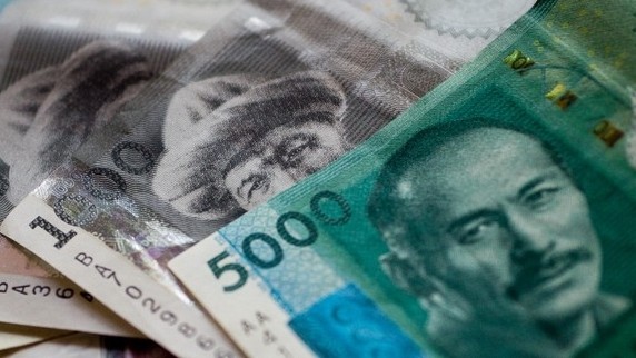 Минобразования предлагает с 2018 года повысить надбавки докторам и кандидатам наук
