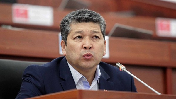 Директора школ должны меняться каждые 5 лет, считает депутат