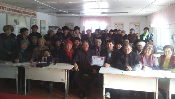 Профессор С.Рыспаев Кош-Дөбөнүн мугалимдерине билим берүүдөгү көйгөйлөр тууралуу айтып берди