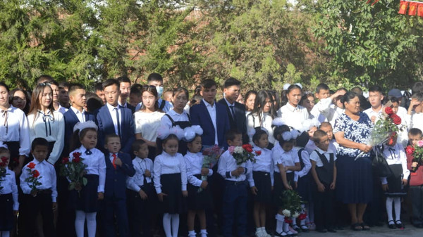 Баткенде Билим күнү салтанаттуу белгиленди