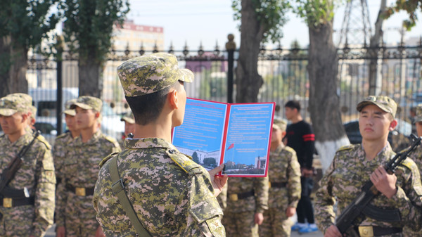 Более 100 воспитанников военного лицея имени Д.Асанова принесли присягу (фото)