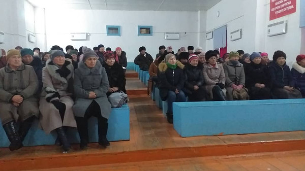 Ак-Талаадагы 3 мектепте ата-энелерге кылмыштуулуктун алдын алуу боюнча маалымат берилди (сүрөт)