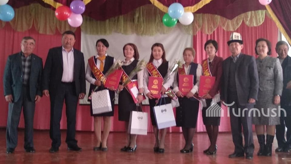 Кочкор районундагы эң мыкты мугалимдер аныкталды (сүрөт)