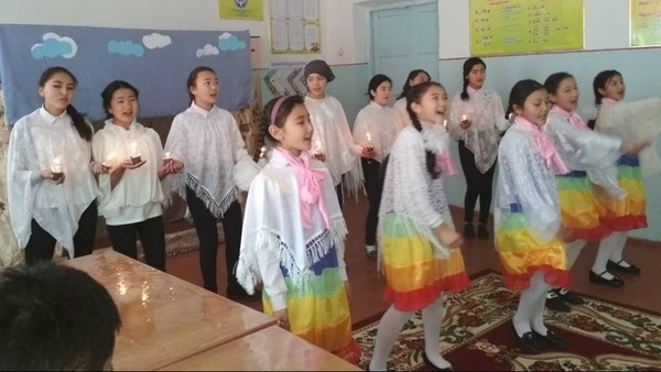 Нарындагы мектепте «Айтматов ааламына саякат» аталышындагы семинар өттү