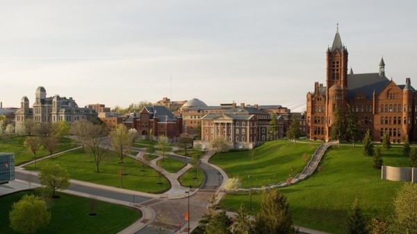 Стипендии иностранным студентам университета Syracuse University , США. Дедлайн: 1 февраля 2018