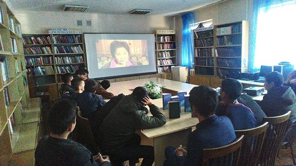 Столичные студенты стали слушателями литературного часа
