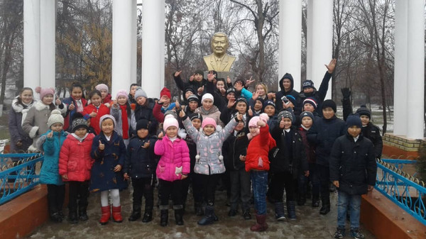 Ноокендеги №35 мектептин алдыңкы окуучулары райондогу Тарых музейине барып келишти