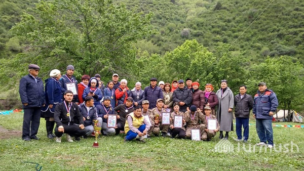 Оштун мугалимдери туризм боюнча сынакта ат салышты (сүрөт)