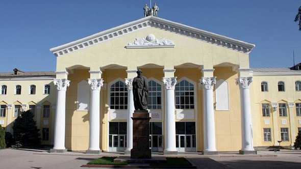 Студентку КНУ, написавшую жалобу президенту на свой вуз, снова зачислят в университет