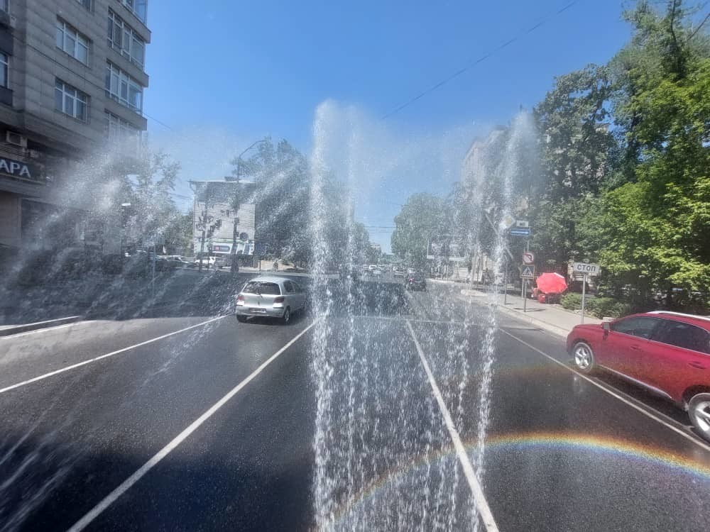 Жара бишкек. Дождь. Дождь в городе. Дождь ливень. Дождь фото.