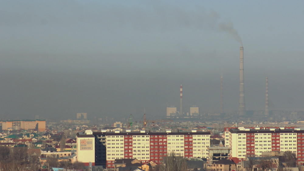 Вид на Бишкек с панорамы, 10 января 2018 года
