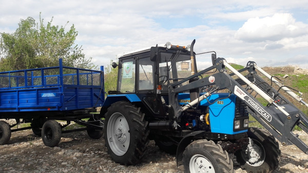 Госагентство охраны окружающей среды передало Узгенскому району новый трактор за 2,1 млн сомов — Экология АКИpress