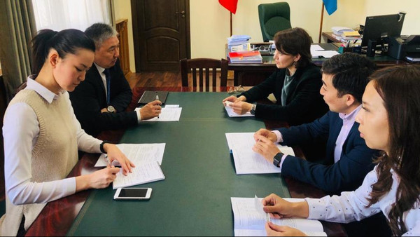 Вице-мэр Бишкека и глава офиса ООН Окружающая среда по Центральной Азии обсудили вопросы сотрудничества в развитии жилмассивов — Экология АКИpress