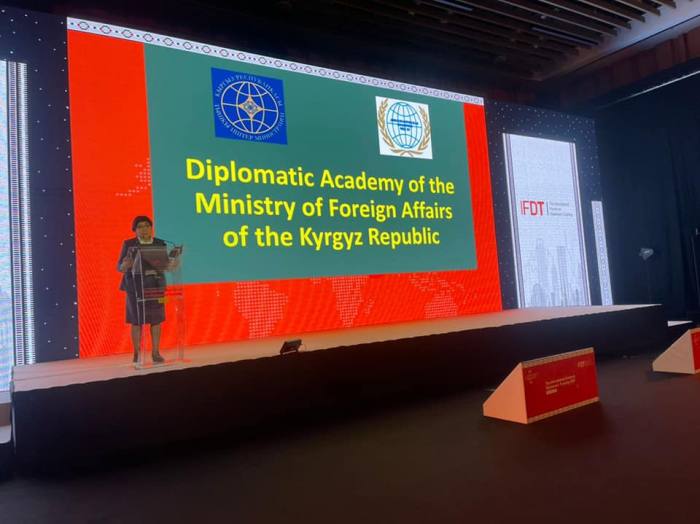 Ректор Дипакадемии КР встретилась с президентом Дипакадемии ОАЭ